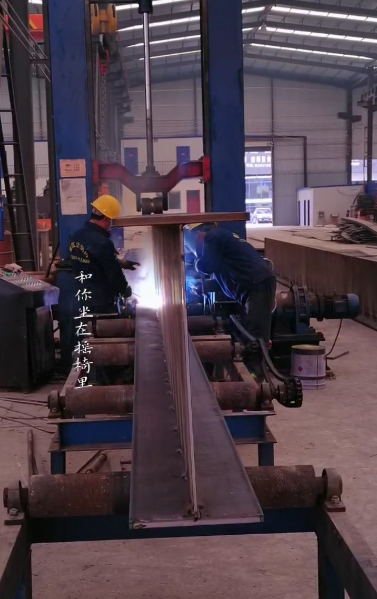 甘肃文殊镇钢结构厂H型钢组立机